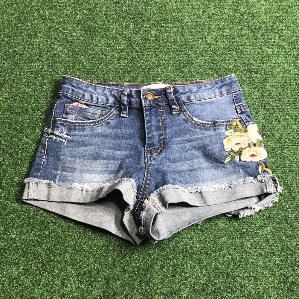 Angel Kiss Denim Jean Shorts Cute Flower Embroidered Mid-rise Size 3 JR